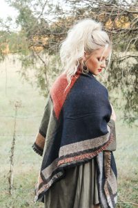 LNL love n labels: friday faves - ways to wear blanket scarves