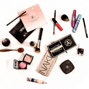 makeup case favorites