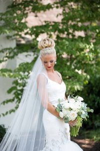 Wedding Wednesday - Samuel Franklin Wedding Florist | www.lovenlabels.com