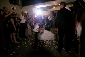 Wedding Wednesday - Samuel Franklin Wedding Florist | www.lovenlabels.com