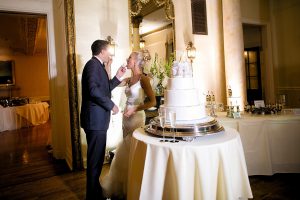 Glam White Wedding Cake | love 'n' labels www.lovenlabels.com