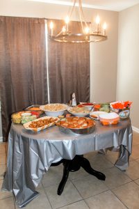 Homegating - A Spin On Gameday Tailgates | love 'n' labels www.lovenlabels.com