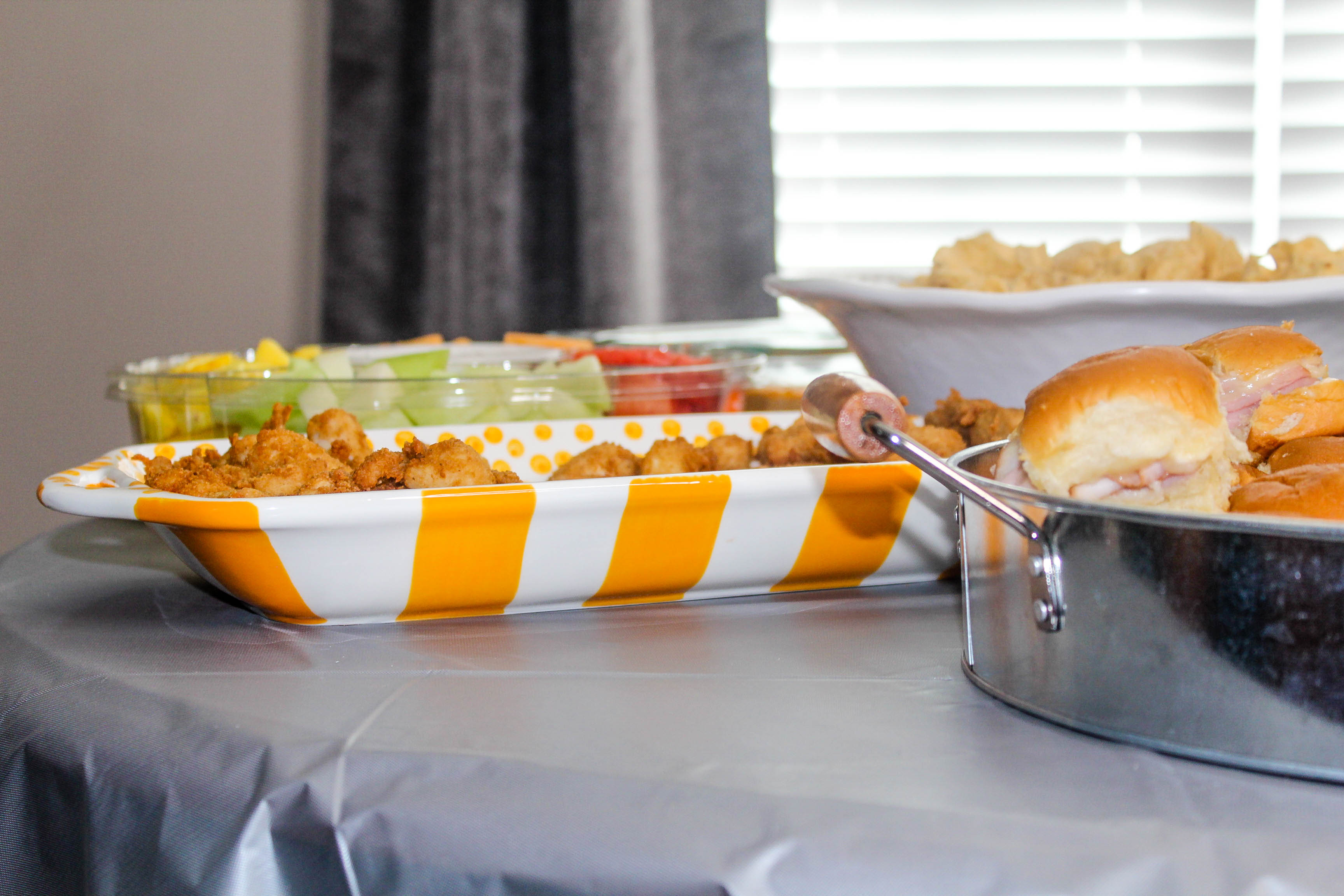 Homegating - A Spin On Gameday Tailgates | love 'n' labels www.lovenlabels.com